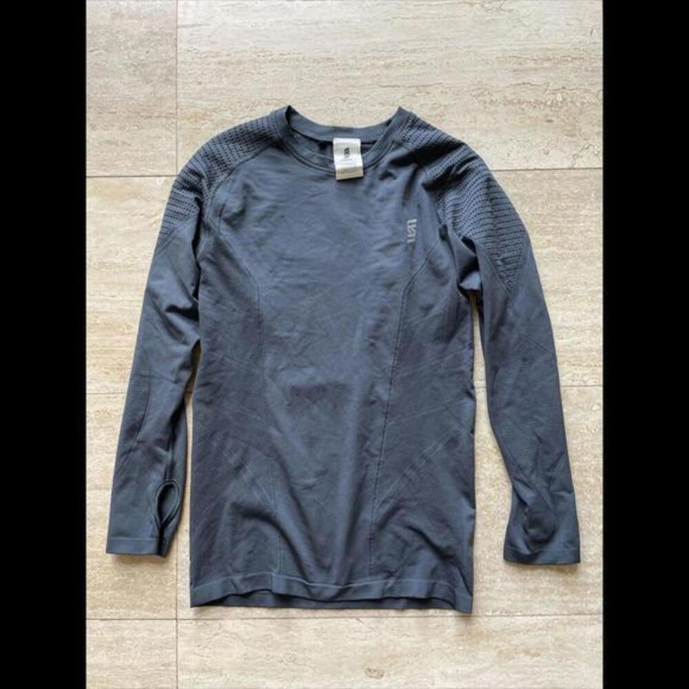 Second Skin Gray‎ Long Sleeve Athletic Top Women’s Size Large